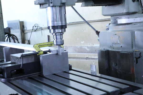 全自動(dòng)在線點(diǎn)膠機(jī)加工