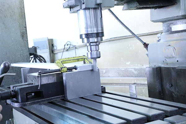 全自動點(diǎn)膠機(jī)廠家