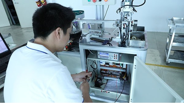 全自動(dòng)點(diǎn)膠機(jī)