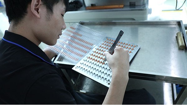 點(diǎn)膠機(jī)點(diǎn)膠精度