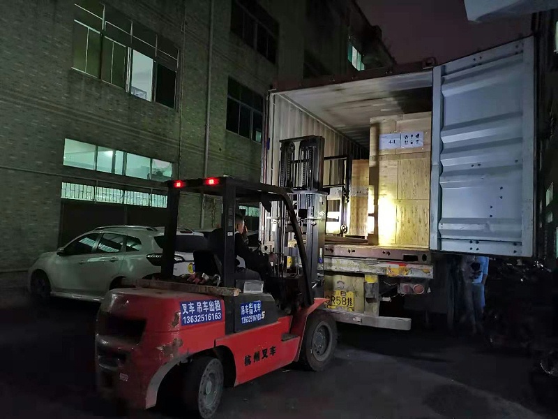 全自動(dòng)魚型口罩機(jī)廠家裝柜圖