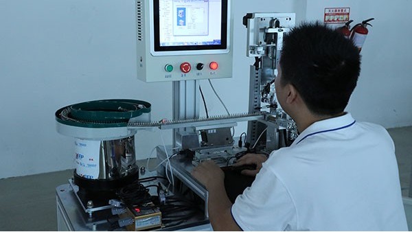 珠海全自動點(diǎn)膠機(jī)