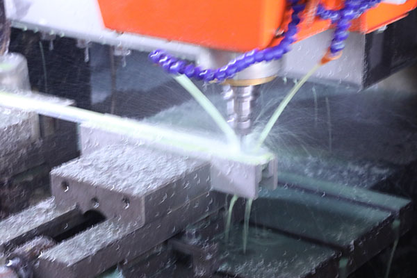 深圳點膠機廠家