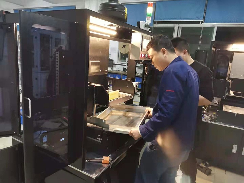 自動(dòng)點(diǎn)膠機(jī)