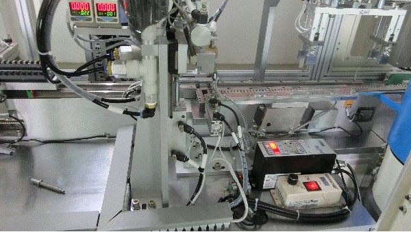 深圳市自動(dòng)點(diǎn)膠機(jī)