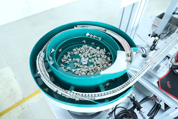 視覺(jué)點(diǎn)膠機(jī)生產(chǎn)廠(chǎng)家報(bào)價(jià)