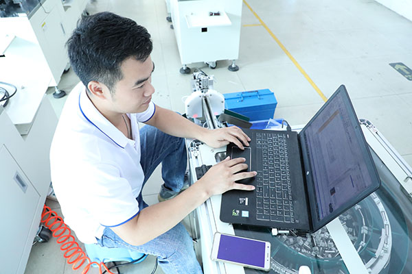 點(diǎn)膠機(jī)全自動哪家好