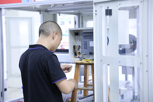 深圳全自動(dòng)點(diǎn)膠機(jī)廠家