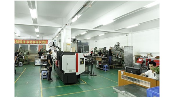 深圳點膠機廠家