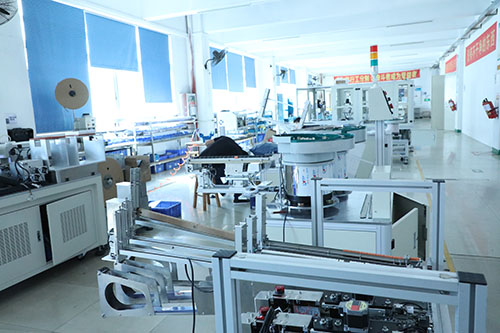 四軸視覺(jué)點(diǎn)膠機(jī)廠家