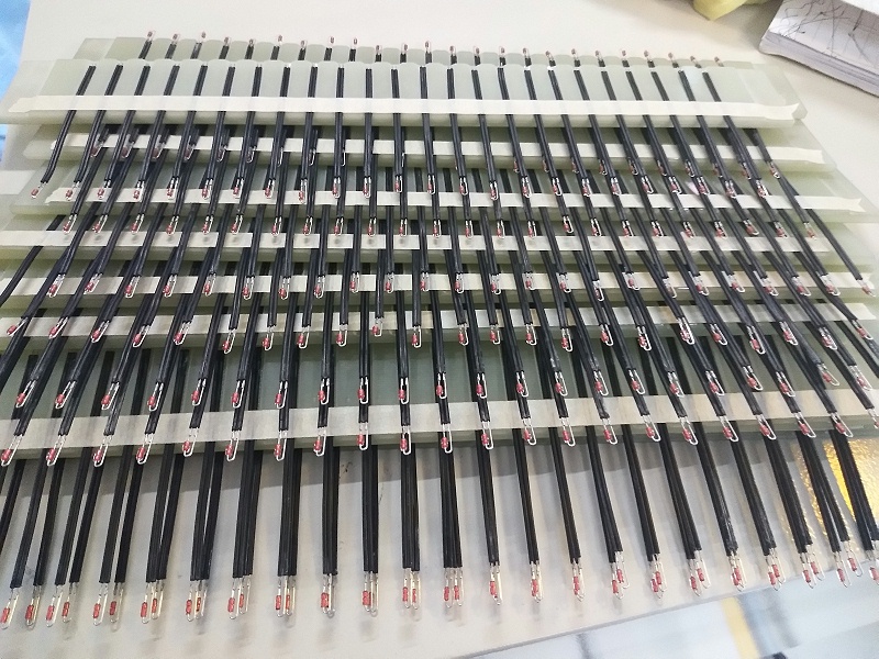 自動焊錫機成品圖片